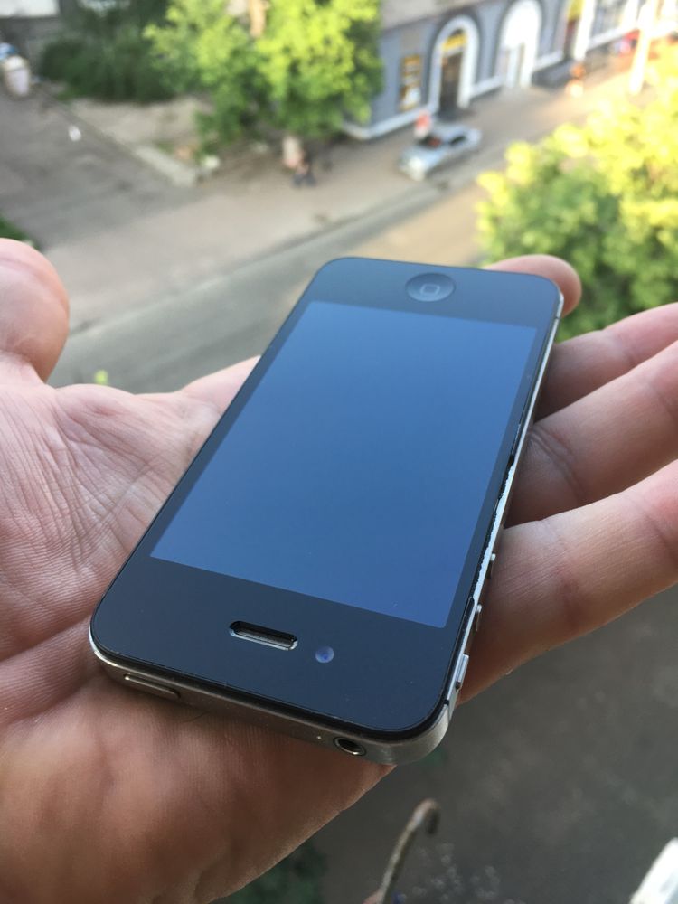 iPhone 4s 16gb (r-sim)