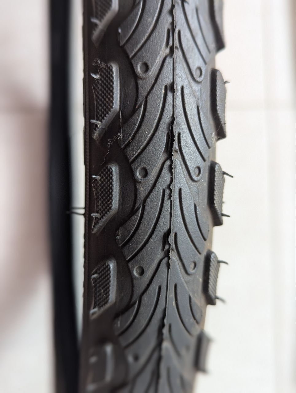 Покришки Pirelli Gravel 700x40 та Innova 24x1.75 (б/у) для велосипеда