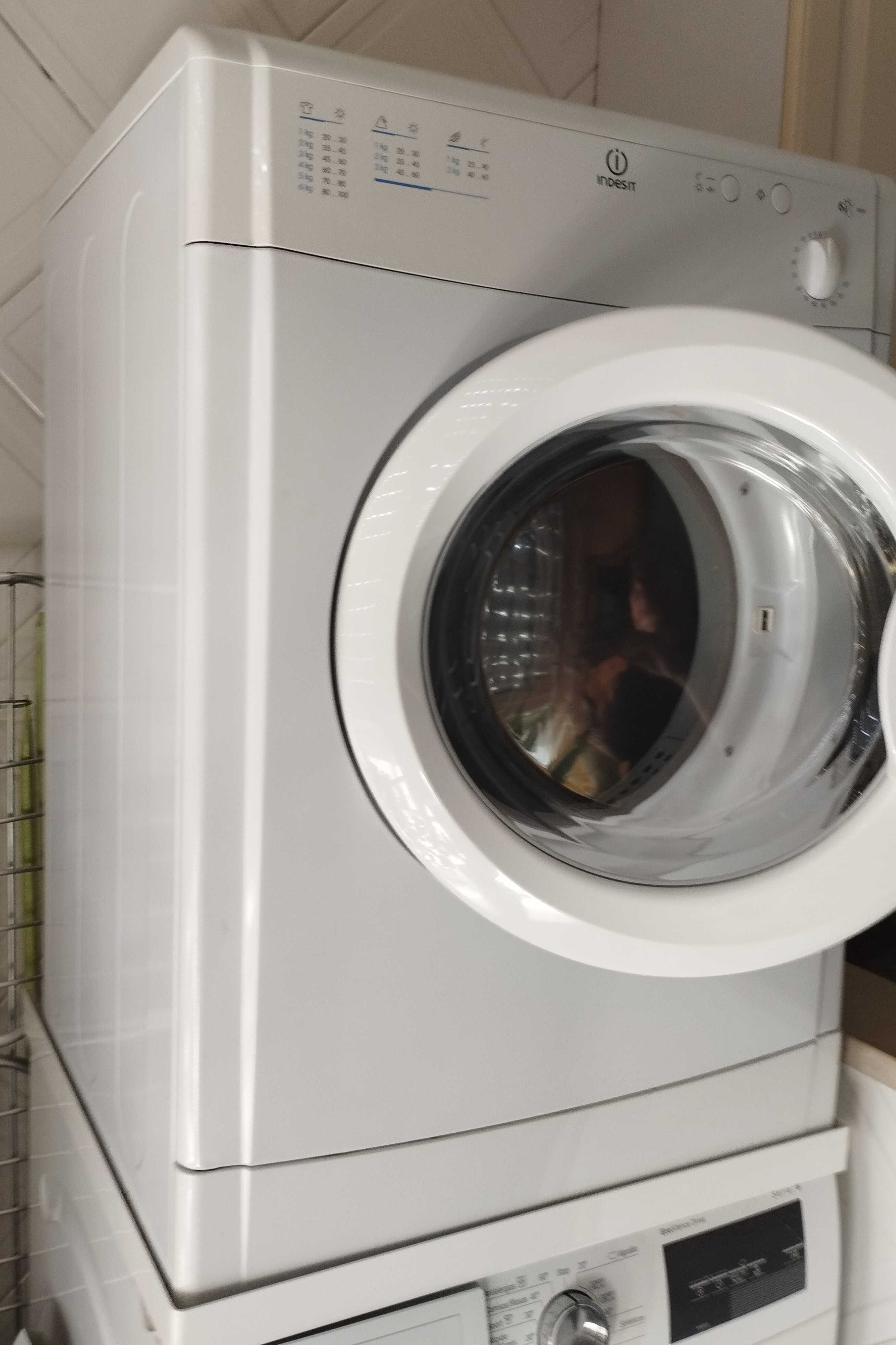Máquina de secar roupa por exaustão, Indesit