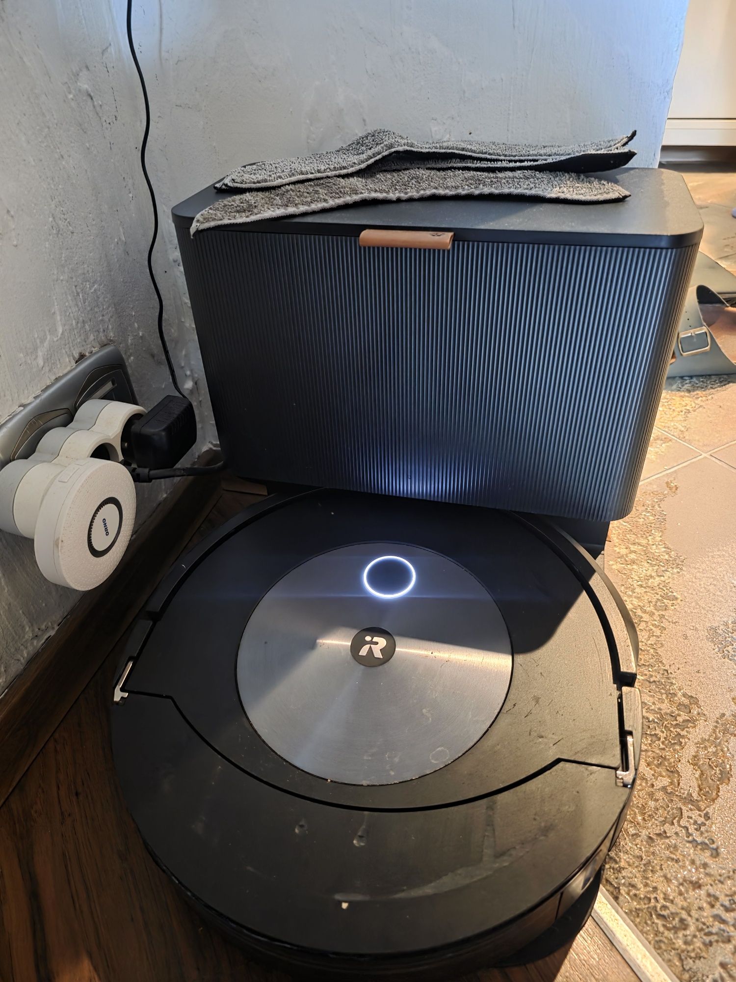 iRobot Roomba J7+ | Robot | Stacja dokująca | Akcesoria
