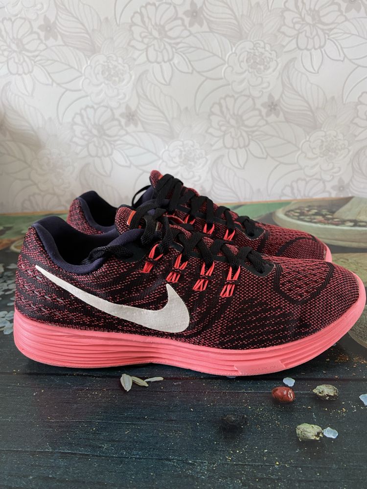 Орігинальни Крассовки Nike Lunar Tempo Орігинал  40.5р.