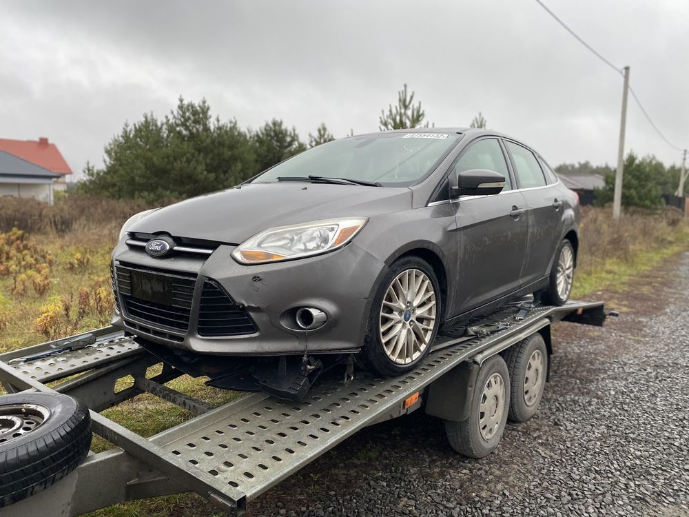 Кришка багажника Ford Focus mk3 11-18 сідан хетч ляда