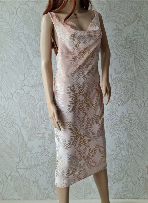 PrettyLittleThing letnia welurowa sukienka na ramiączka 40 L