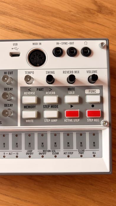 Аналоговий синтезатор Korg Volca Sample 2