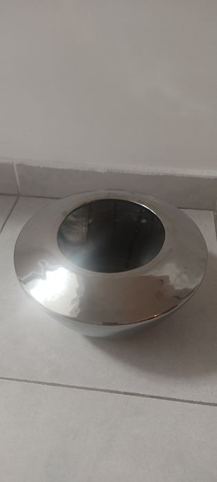 Móvel auxiliar preto