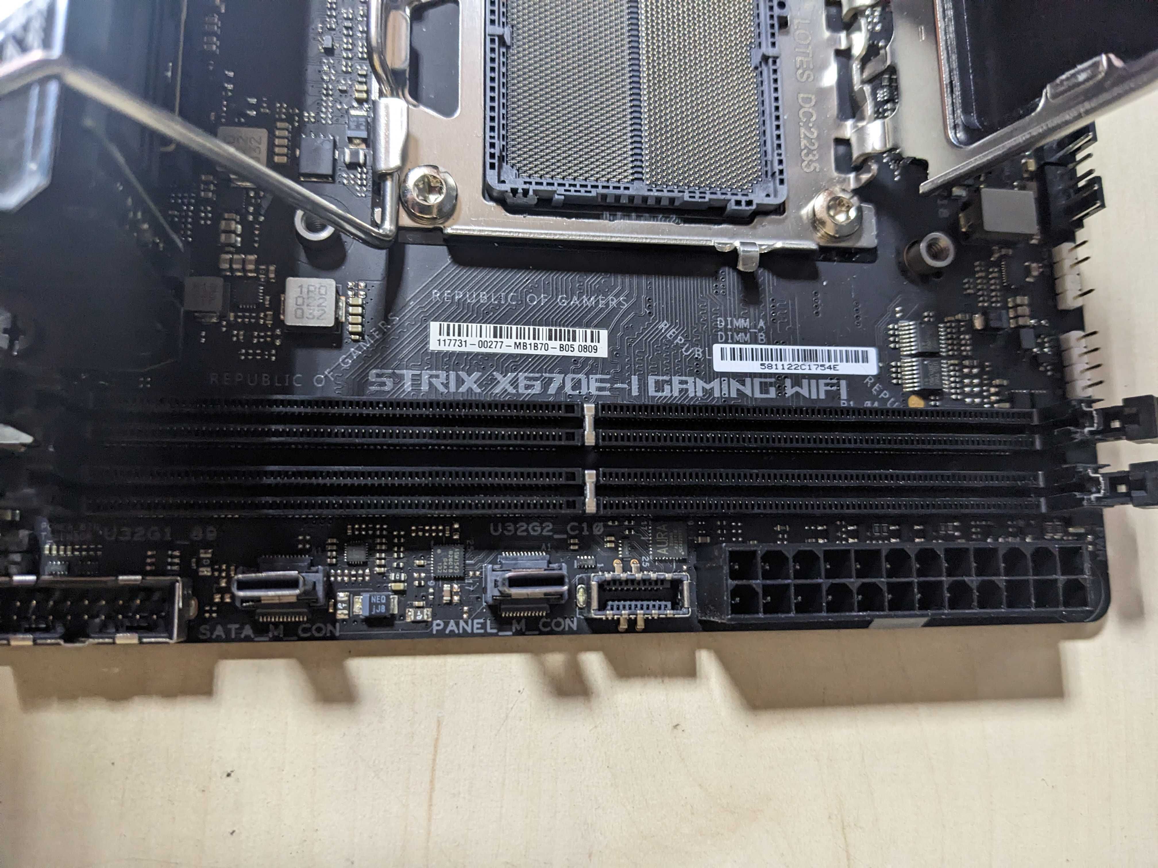 Материнська плата Asus Rog Strix X670E-I Gaming WiFi
