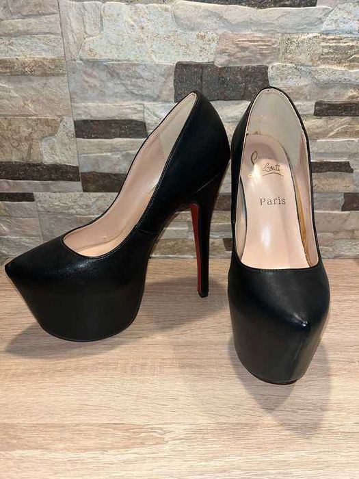 Christian Louboutin r.37 czarne szpilki z czerwoną podeszwą nowe