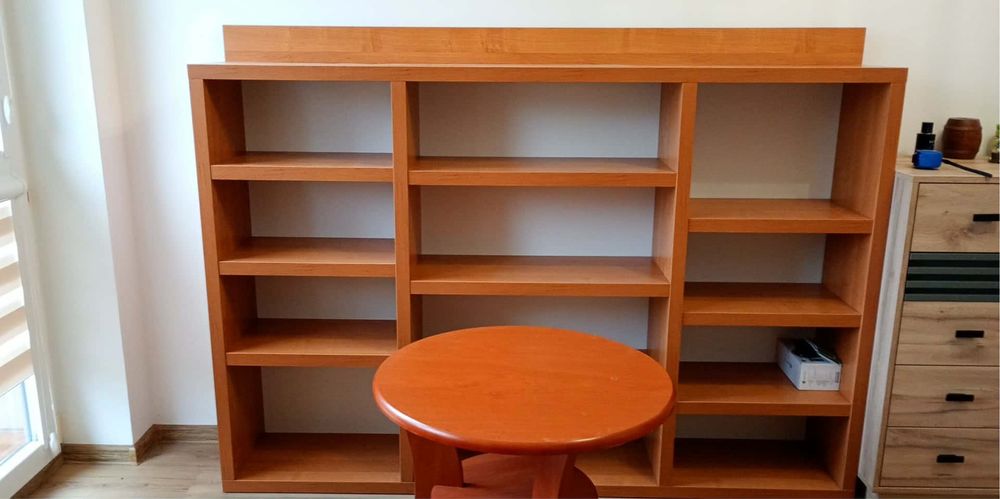 Komoda, połka na książki + stolik gratis