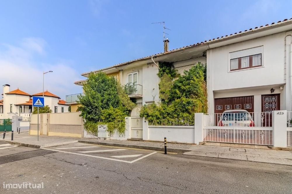 Moradia T4+1 Junto Ao Metro D. João II E À Avenida Da República Para R