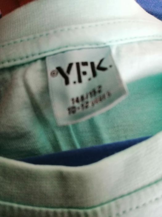Sprzedam t-shirt 146-152