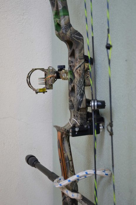 Łuk bloczkowy Bowtech Sentinel 3D/Hunting Camo