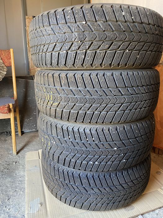 Резина у дуже збереженому стані