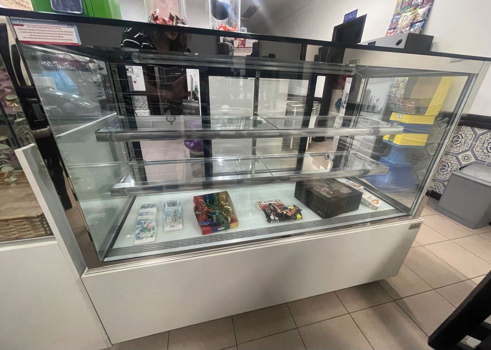 Vitrine de exposição refrigerada