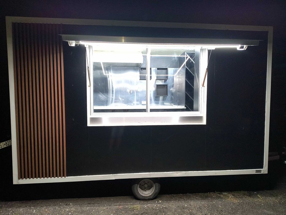 - WYNAJEM - przyczepa GASTRONOMICZNA - 4x2 m - 1,600 / miesiąc -