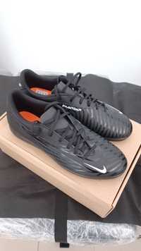 Ténis de futsal Nike tamanho 47