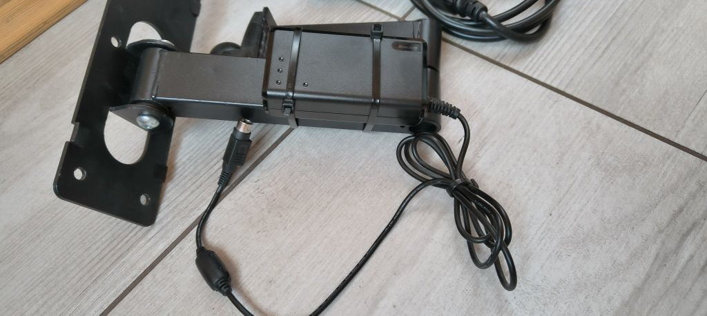 TV do campingu 15"