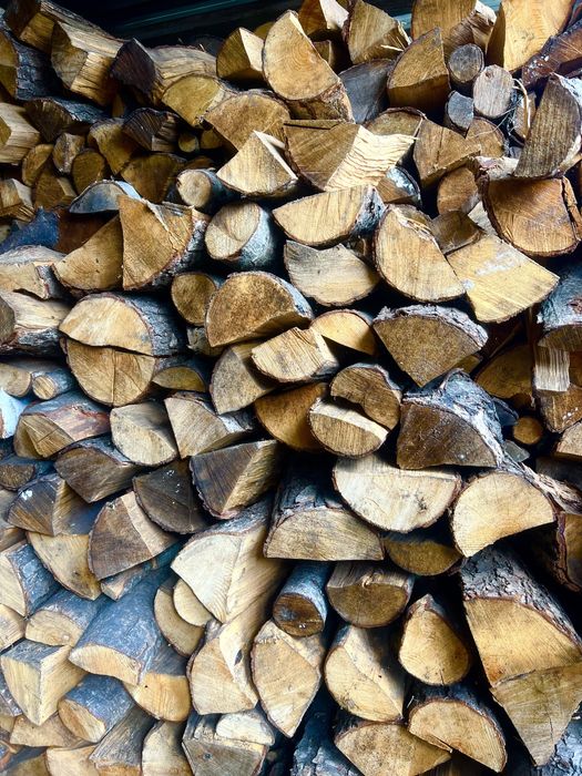 Drewno opałowe, pocięte, suche.