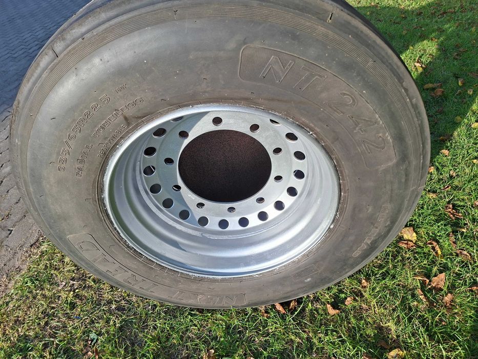 sprzedam kompletne koło do samochodu ciężarowego rozmiar 385/65R22.5