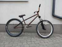 Rower dirt street brink felt