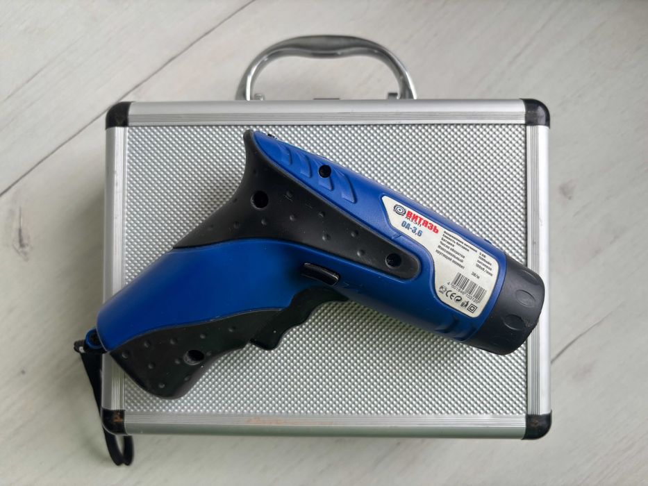 Акумуляторна викрутка + кейс + набір біт 100in1 акумуляторная отвертка