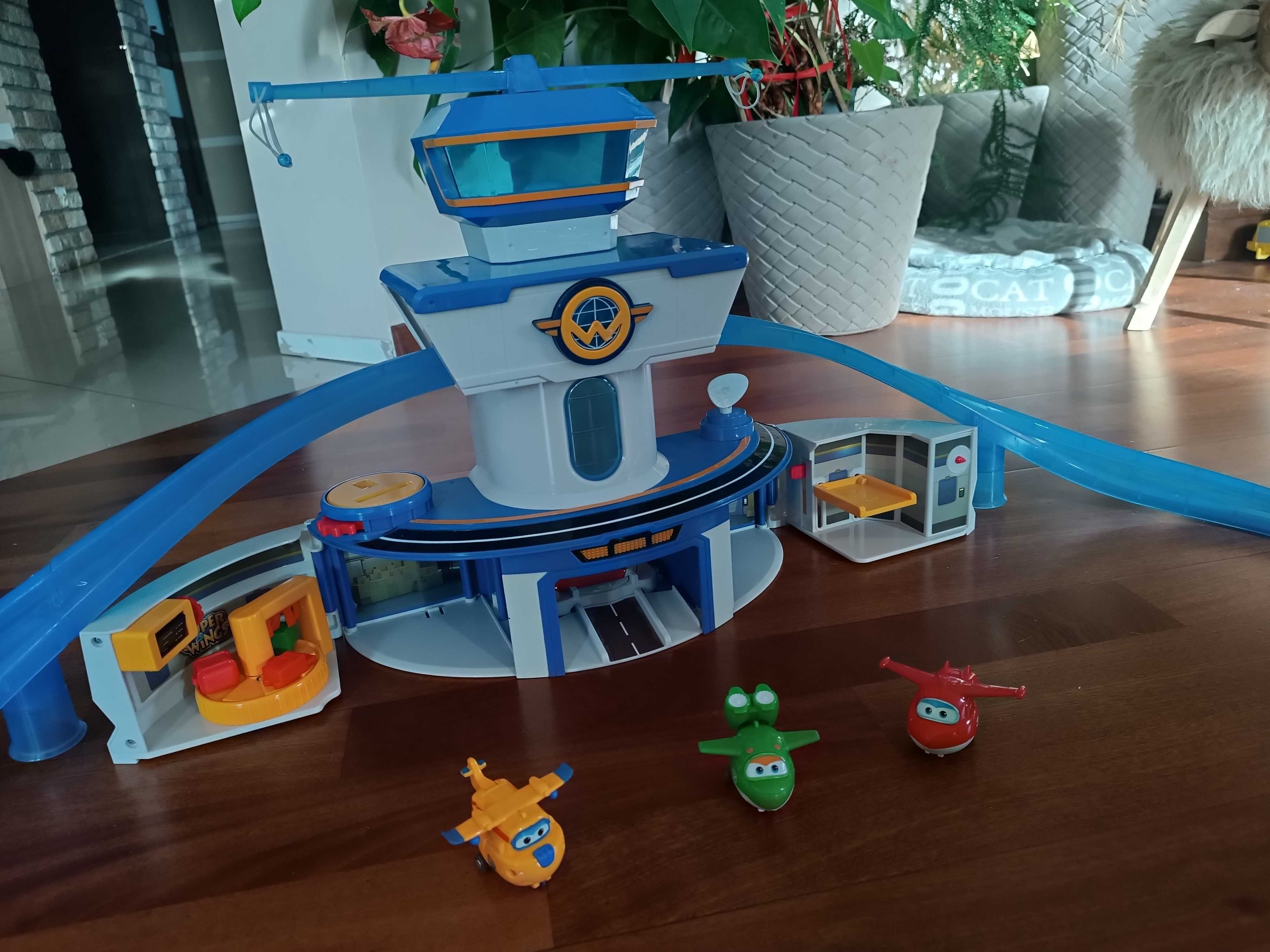 Super Wings Zestaw Lotnisko (710830)