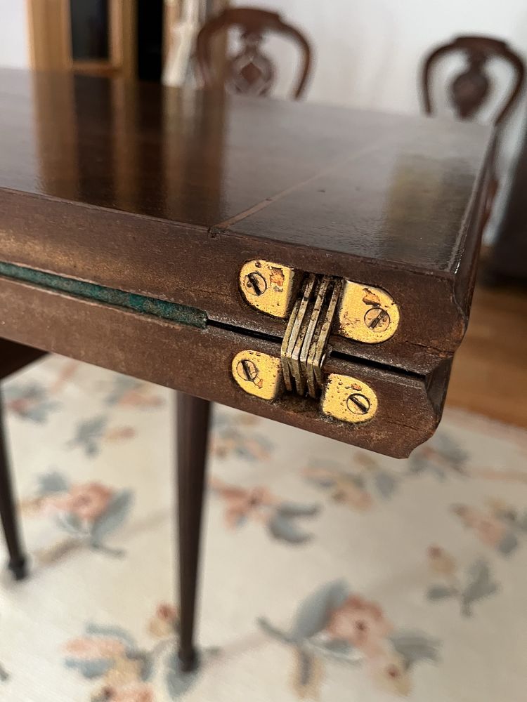 Mesa de jogo em madeira