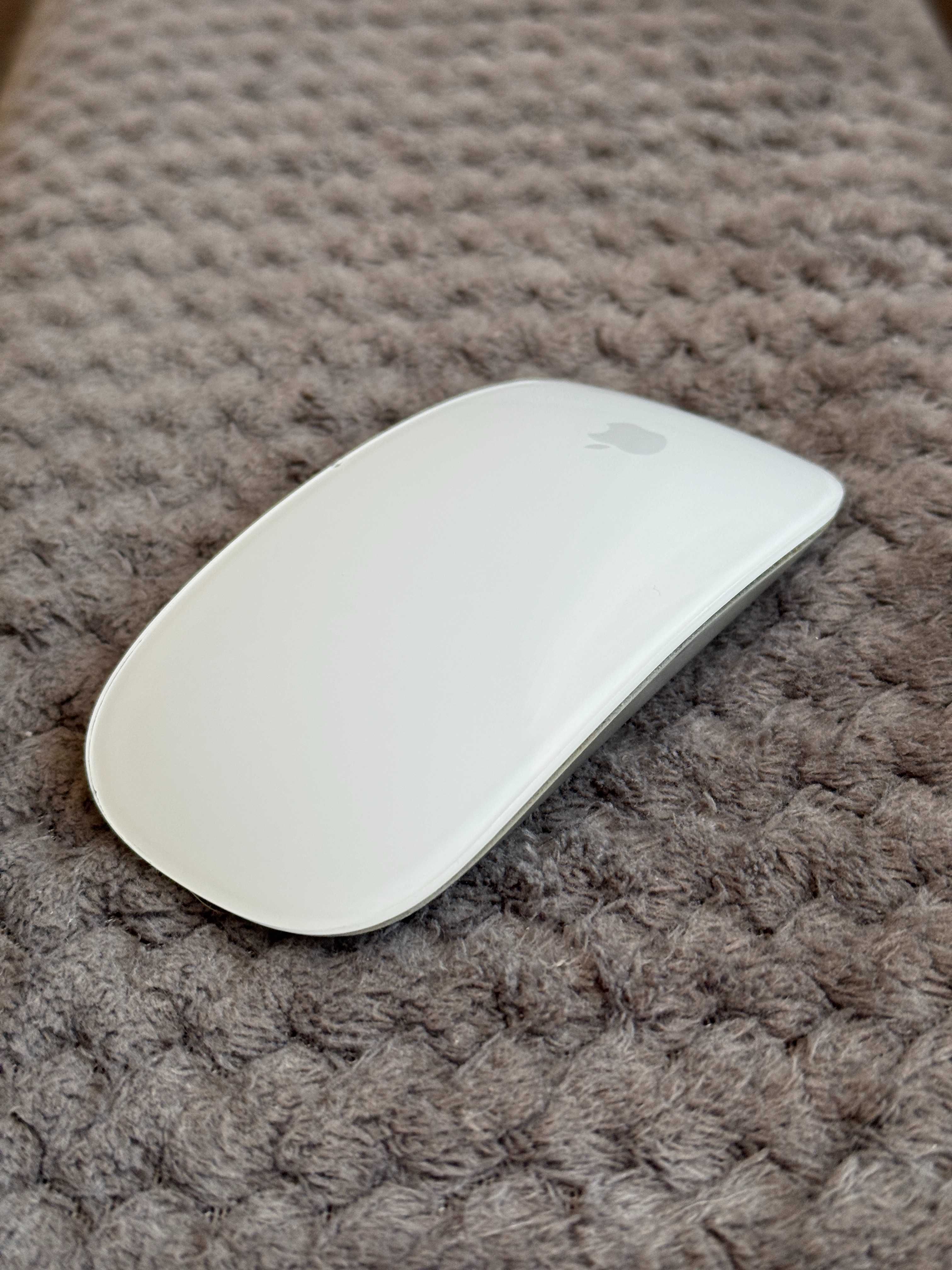 Apple Magic Mouse A1657 (lightning)