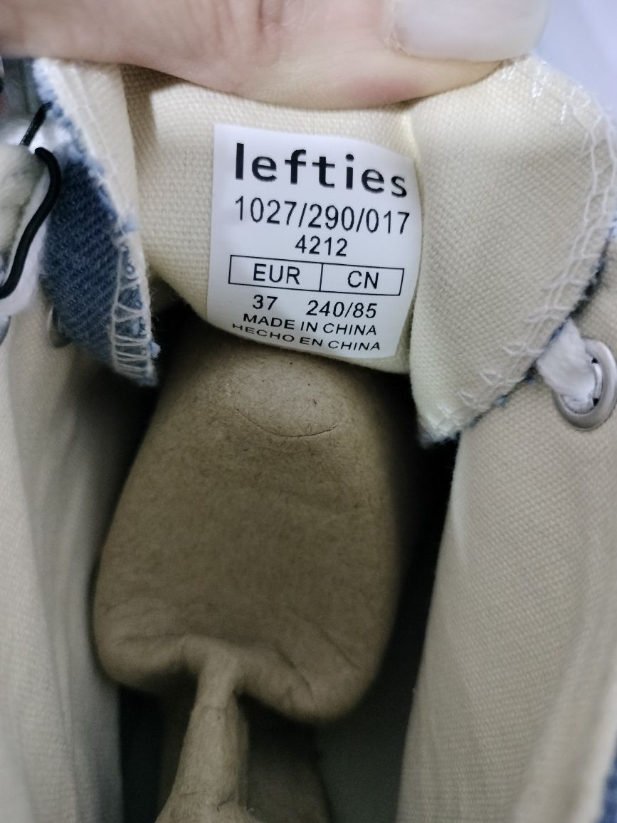 Vende se  tênis da marca Lefties novos