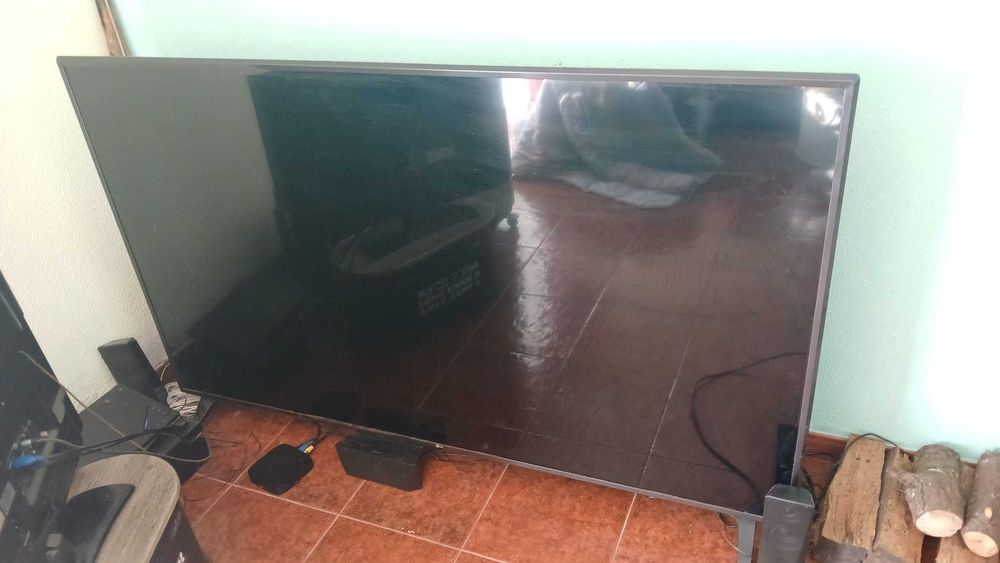 TV LG 65 polegadas AVARIADA