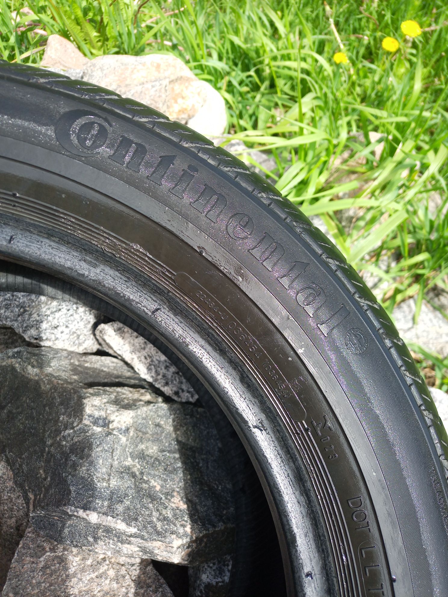 Продам шину Continental 215/55 R16. Дефект.