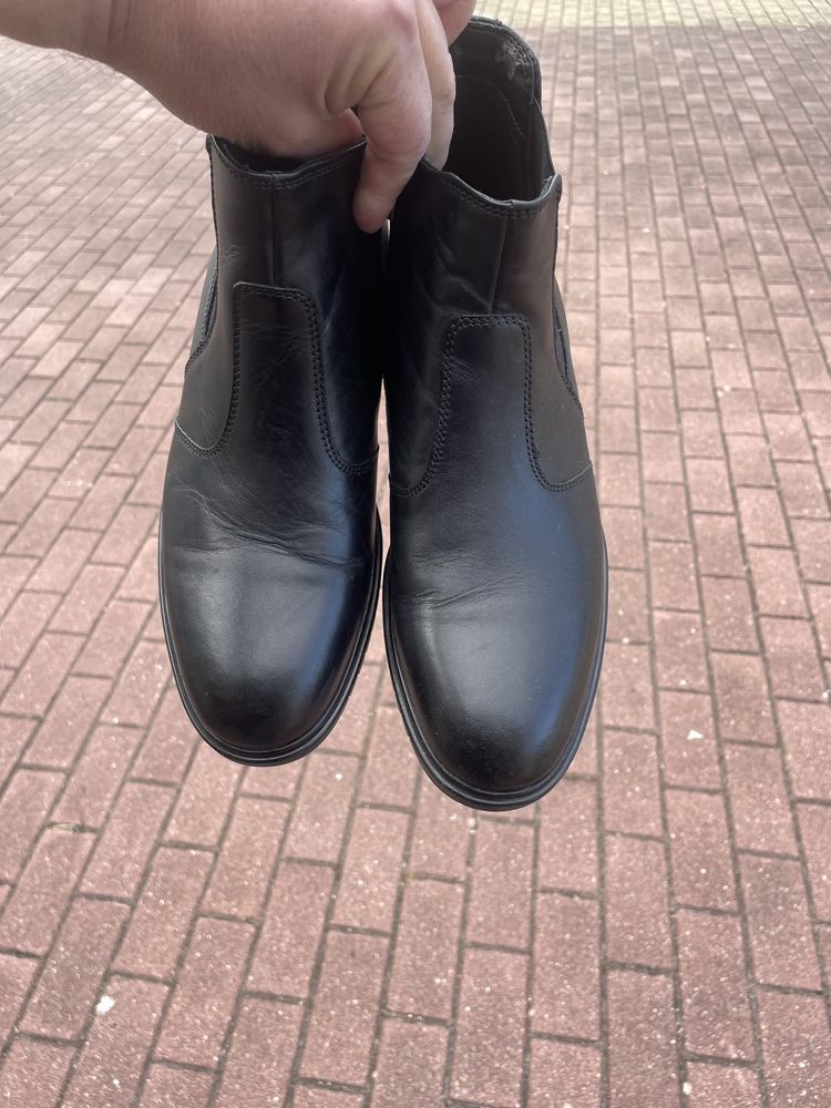 Botas homem pretas novas