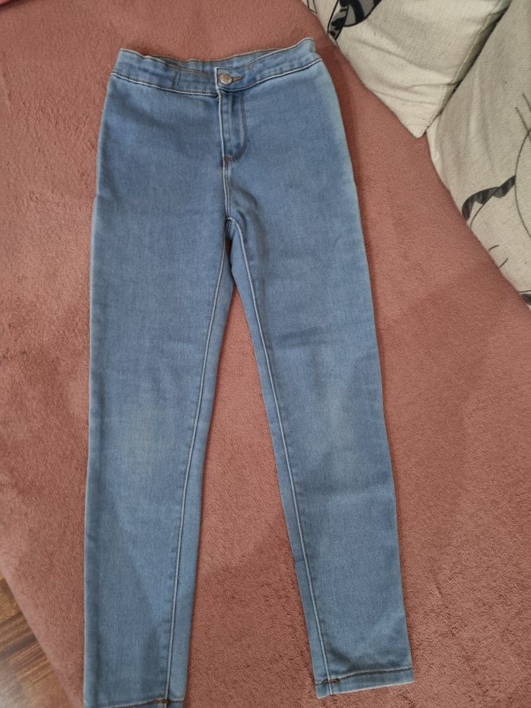 Śliczne jeansowe niebieskie legginsy dla dziewczynki Pepco roz.134