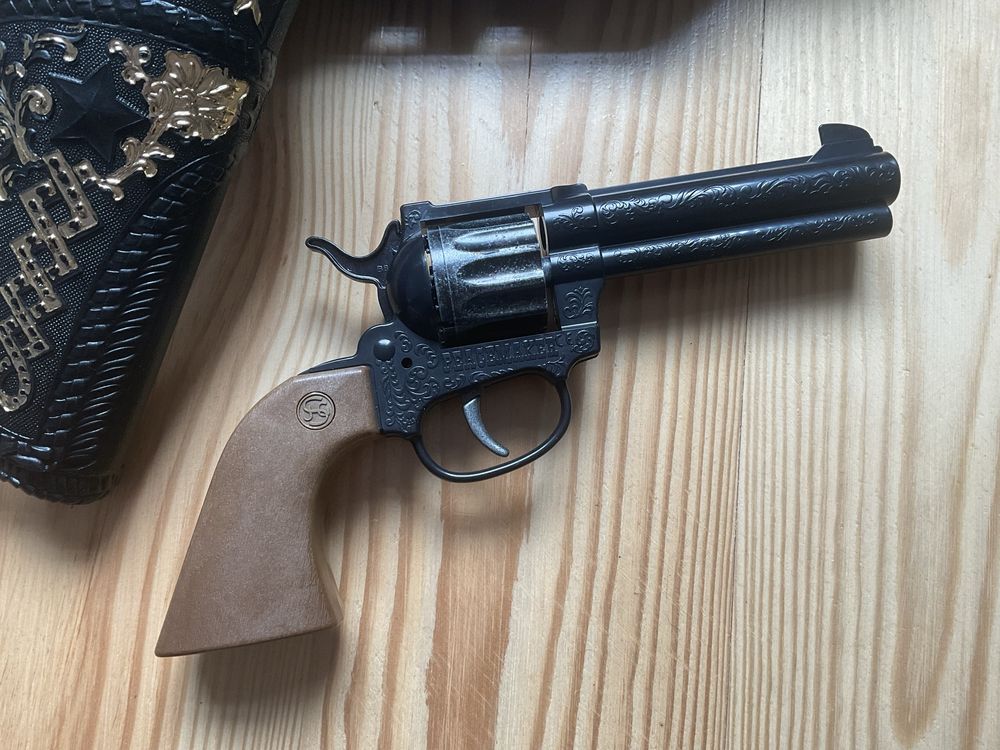 Револьвер пістолет на пістонах іграшка