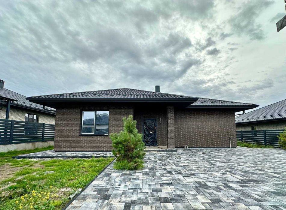 Продам сучасний будинок на ділянці 7 сот