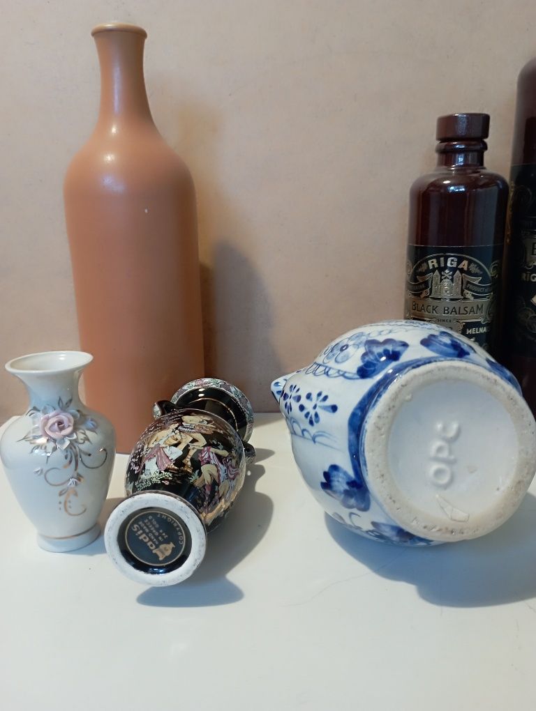 Керамические  бутылки.Вазы.