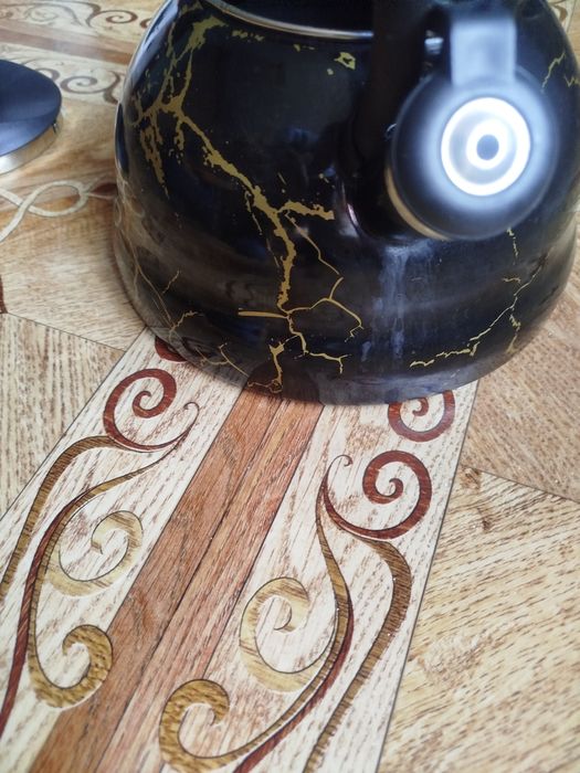 Czajnik z gwizdkiem czarny