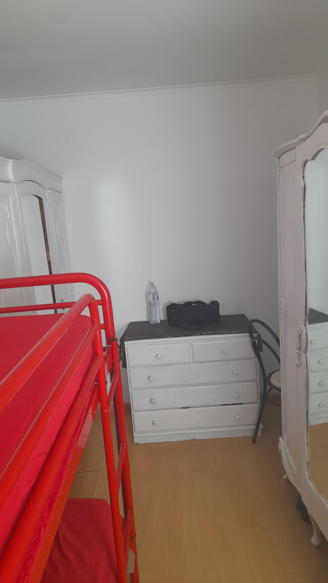 Quarto para alugar compartilhado a 1 rapariga