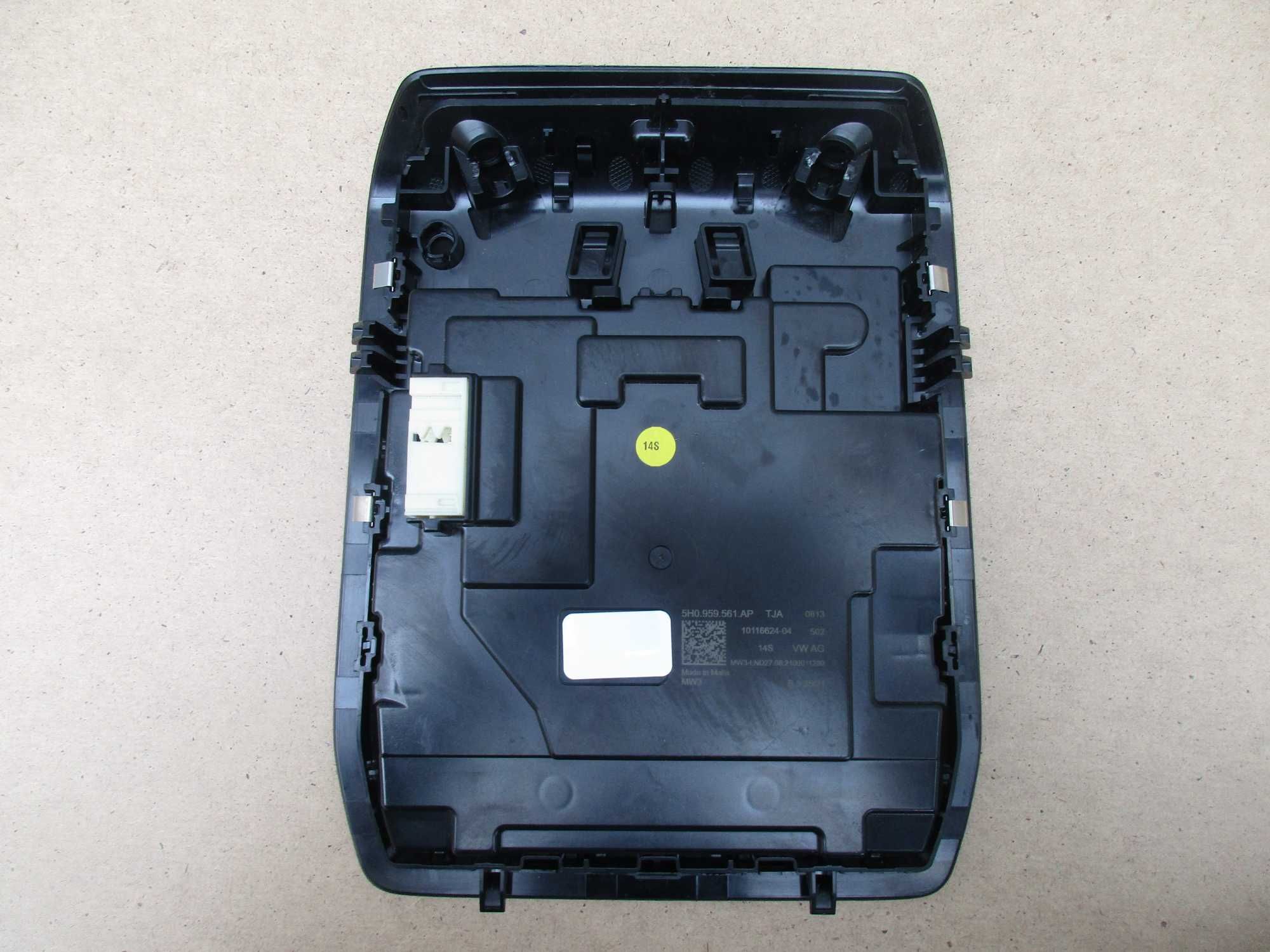 Lampka podsufitki wnętrza SEAT LEON IV