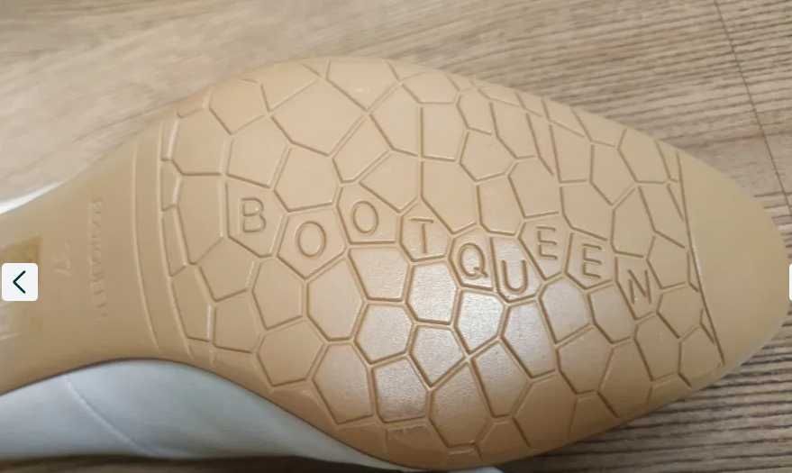 Продам белые  женские туфли  BOOTQUEEN 37 р (24 см)