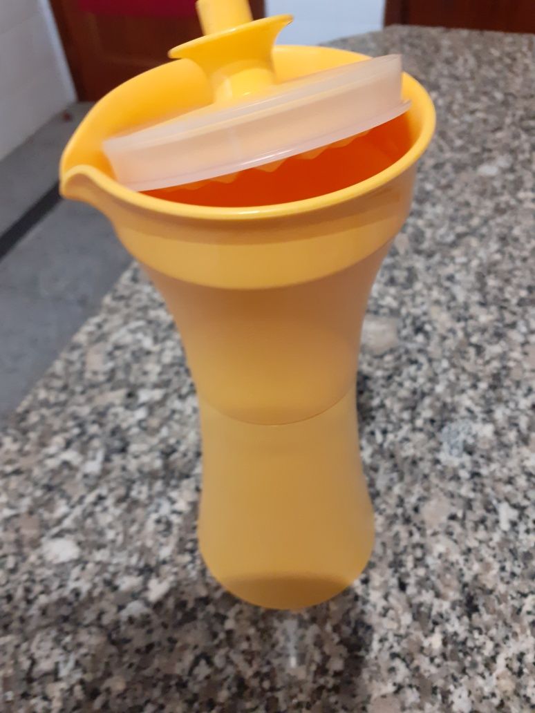 Máquina de ginástica em segunda mão pouco uso e utensílios tupperware