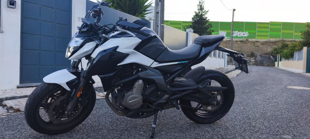 CF moto 650 NK 2022