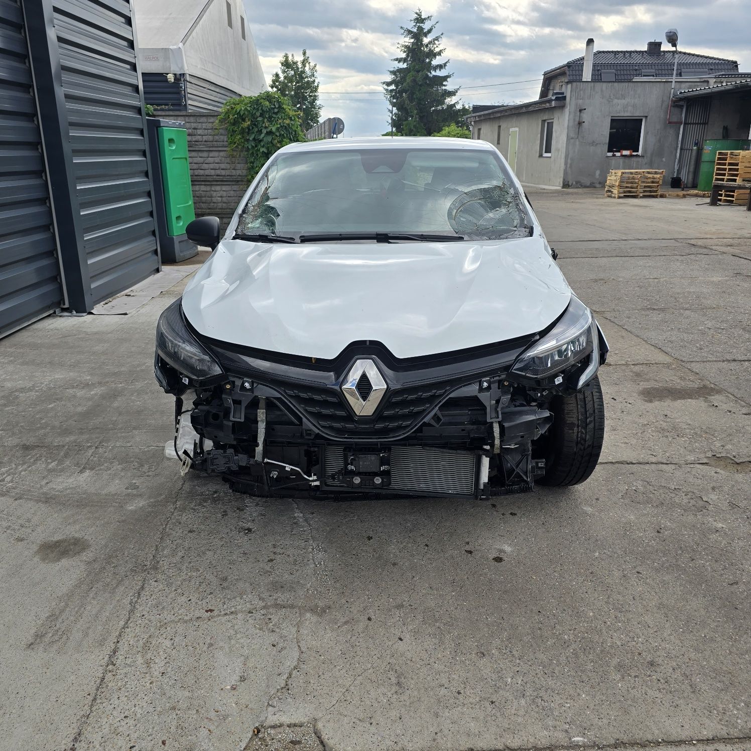 Renault clio rok 2023 przebieg 7832 km