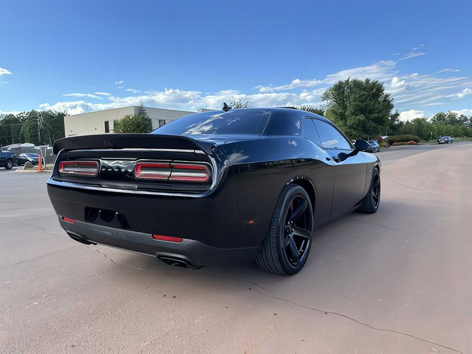 Dodge Challenger SRT Hellcat      2021