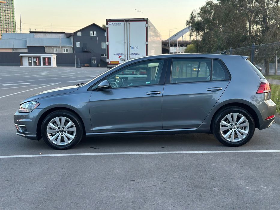 Продаю Volkswagen Golf 7.5 2021