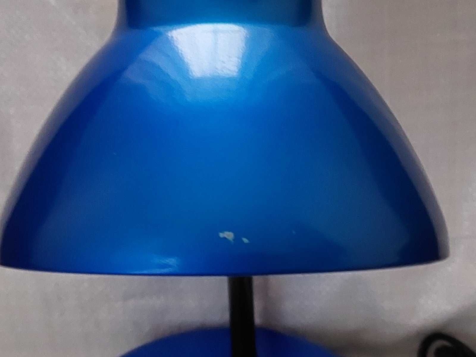 Лампа настольная высокая металлическая с небольшими дефектами покраски