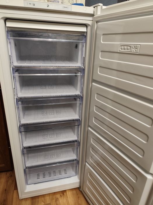 Продам морозильну камеру beko rfsa 210k 20w
