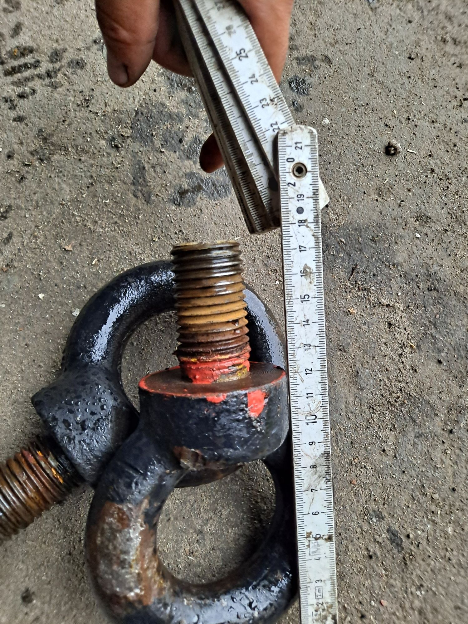 Ucho z gwintem 30mm