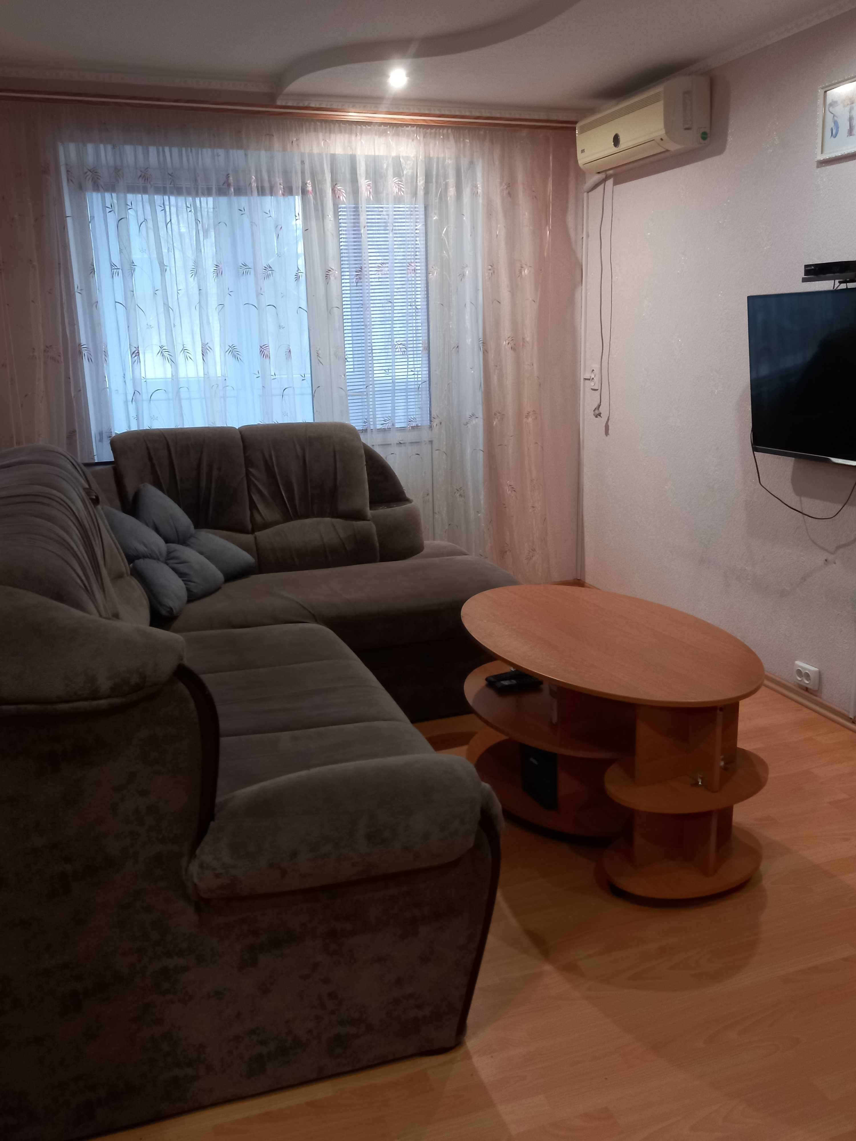Продам 2х кімнатну квартиру,1 поверх в місті Покров.