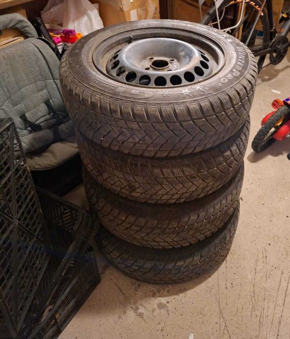 Sprzedam komplet kół, opony zimowe +felgi stalowe 185/65/R15