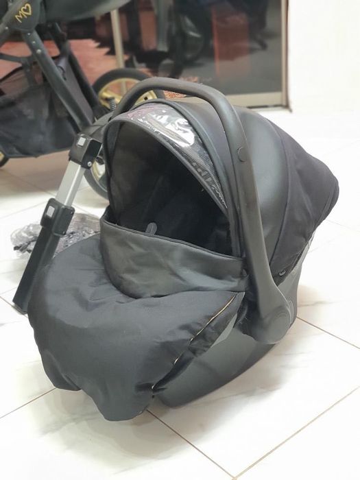 Коляска 2/1 и авто кресло с базой